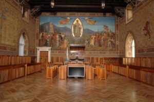 aula-consiglio-vuota