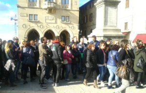 I lavoratori di Erba Vita manifestano sul Pianello per la salvaguardia dei posti di lavoro